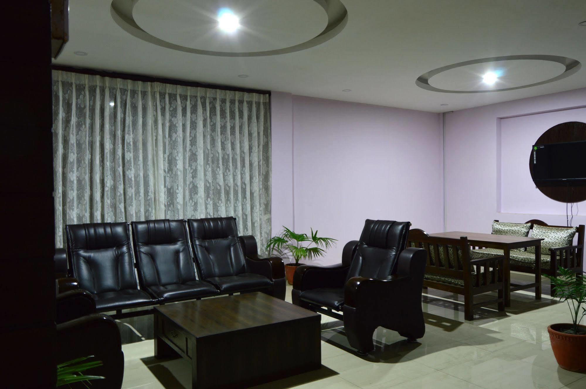 Famous House Kathmandu Pansiyon Dış mekan fotoğraf