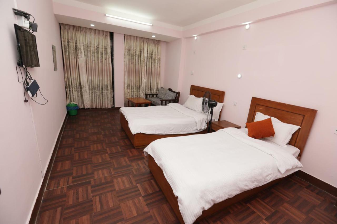 Famous House Kathmandu Pansiyon Dış mekan fotoğraf
