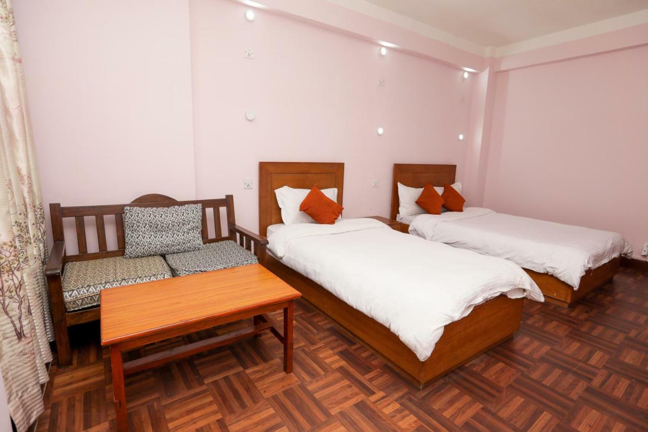 Famous House Kathmandu Pansiyon Dış mekan fotoğraf