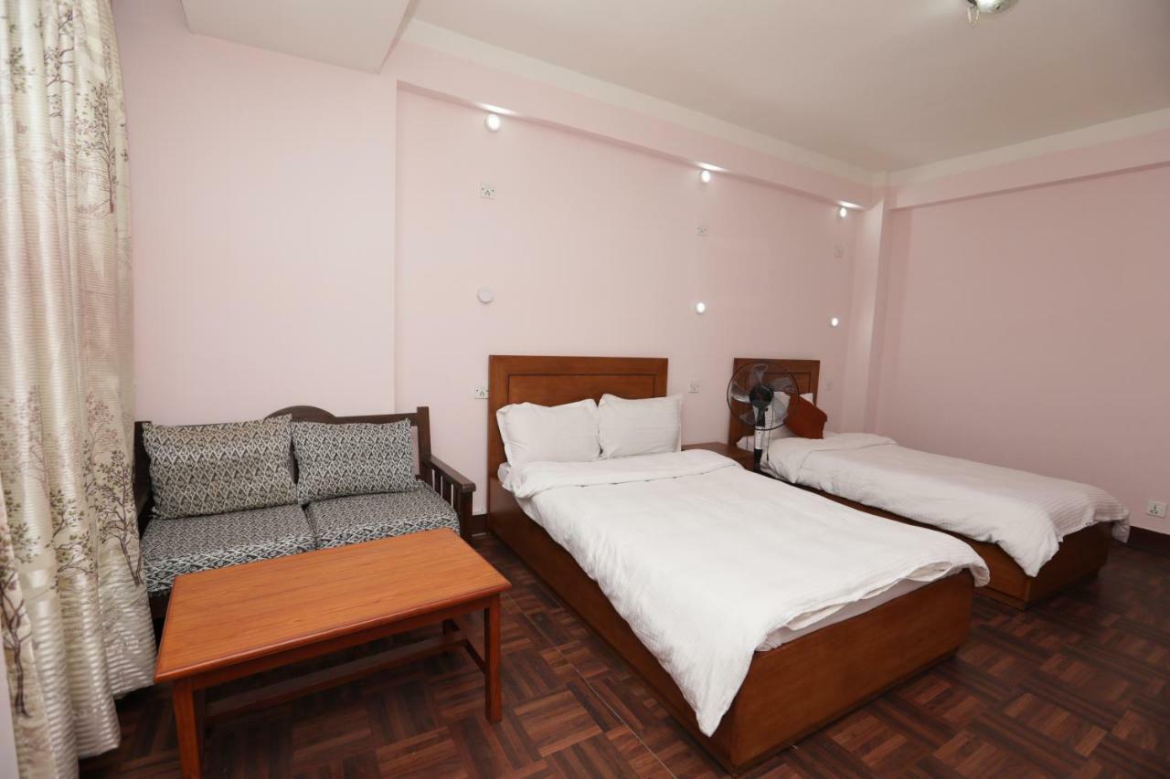 Famous House Kathmandu Pansiyon Dış mekan fotoğraf