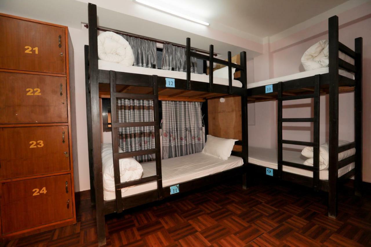 Famous House Kathmandu Pansiyon Hostel yatakları fotoğraf