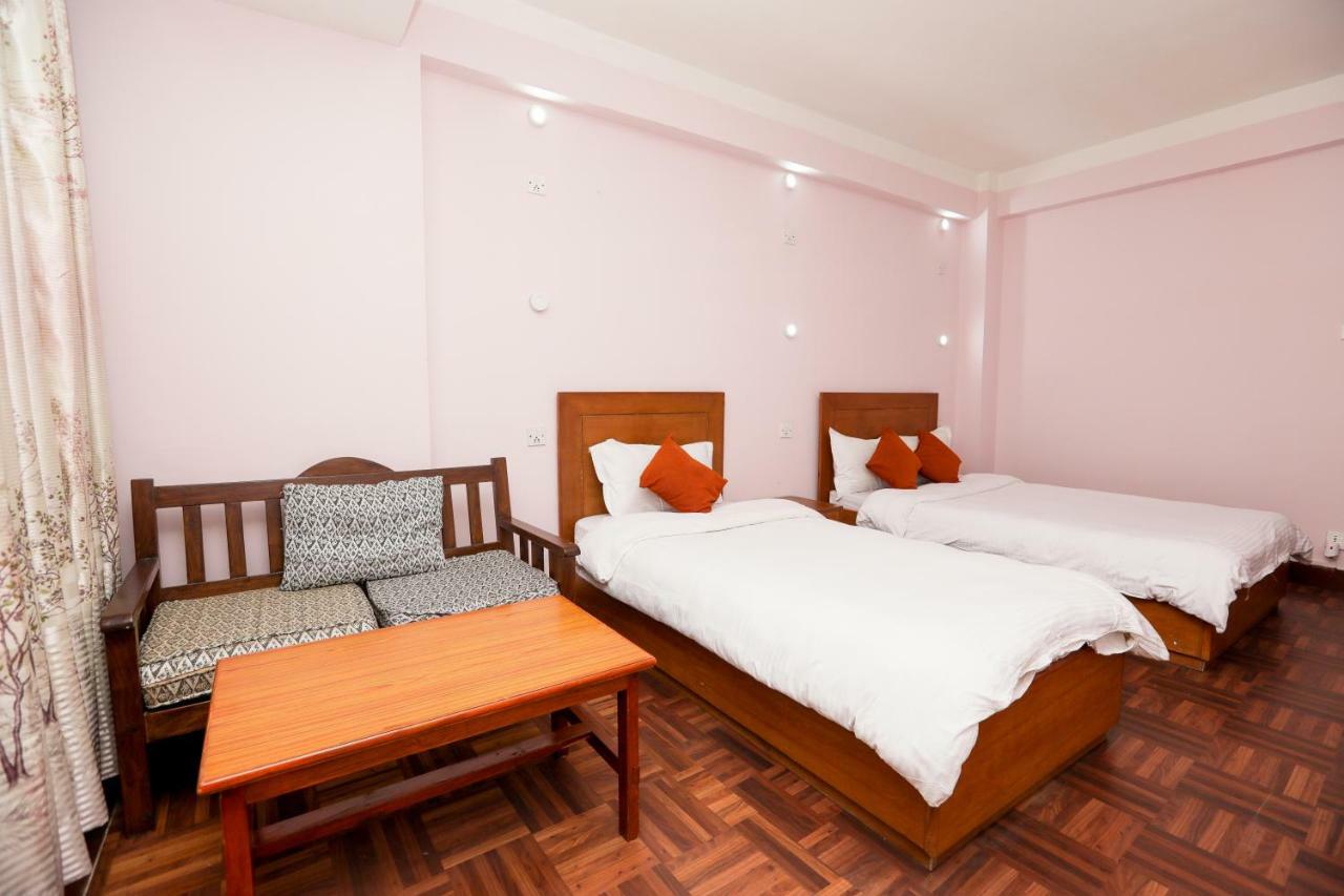 Famous House Kathmandu Pansiyon Dış mekan fotoğraf